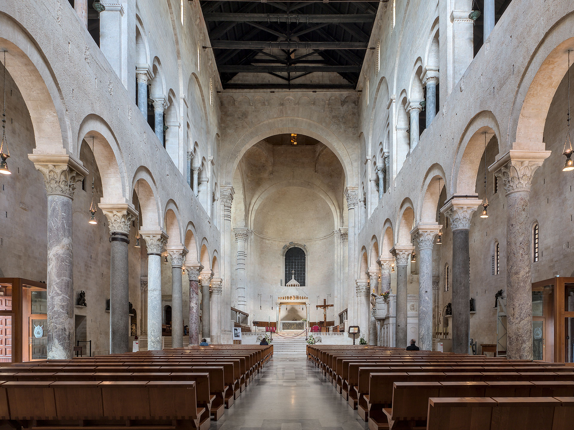 Facciata romanica della Cattedrale di San Sabino a Bari