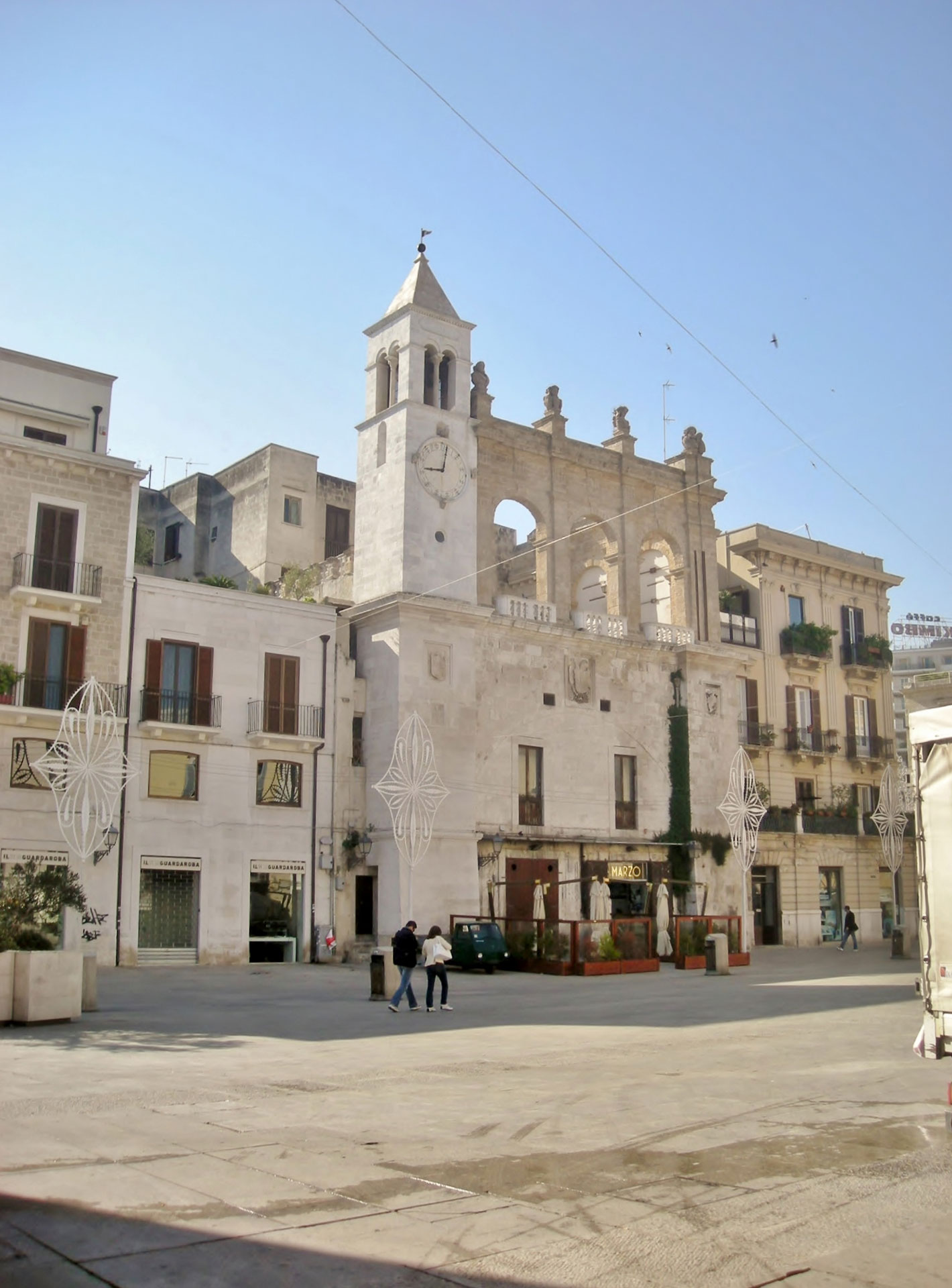 Piazza Mercantile nel centro storico di Bari Vecchia